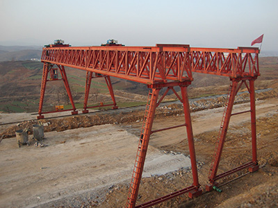 四川高鐵提梁機(jī)